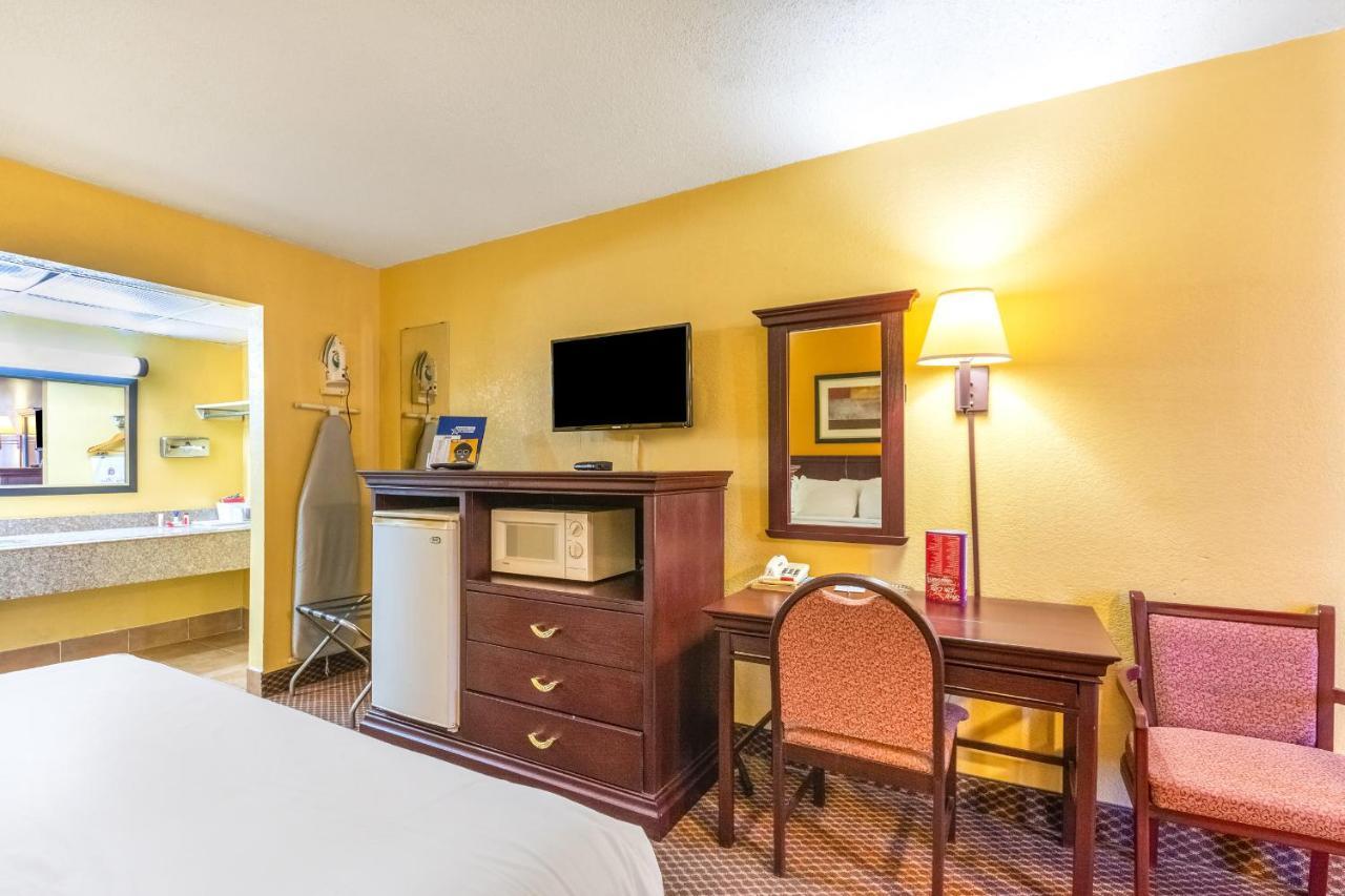 Americas Best Value Inn Of Елк-Сіті Екстер'єр фото