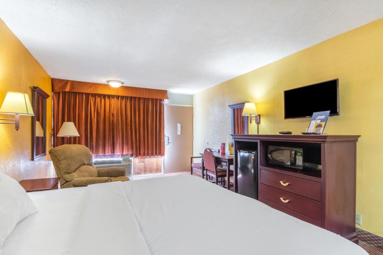 Americas Best Value Inn Of Елк-Сіті Екстер'єр фото