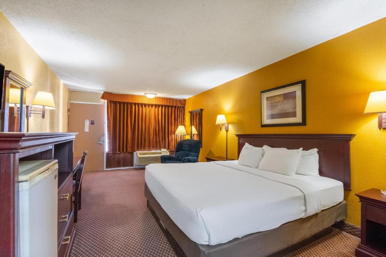 Americas Best Value Inn Of Елк-Сіті Екстер'єр фото
