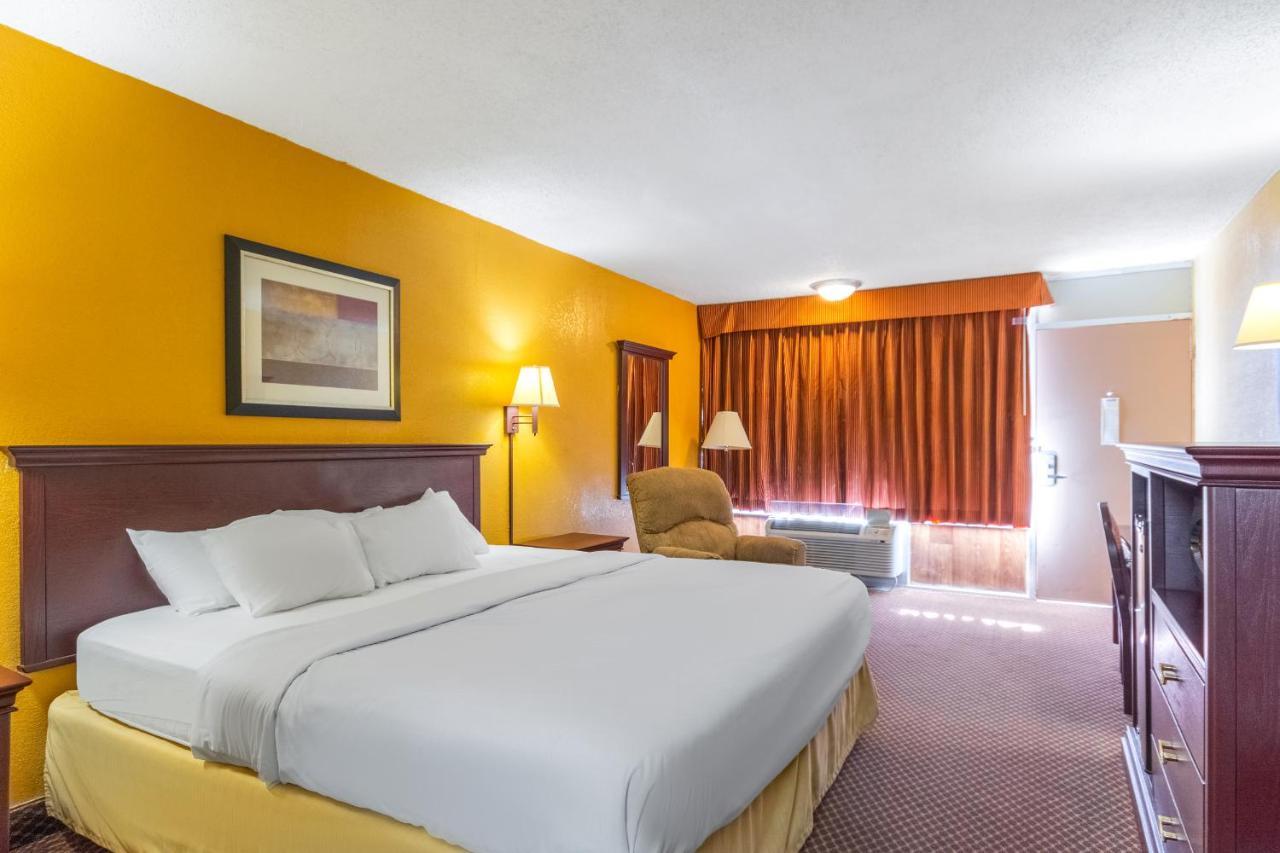 Americas Best Value Inn Of Елк-Сіті Екстер'єр фото