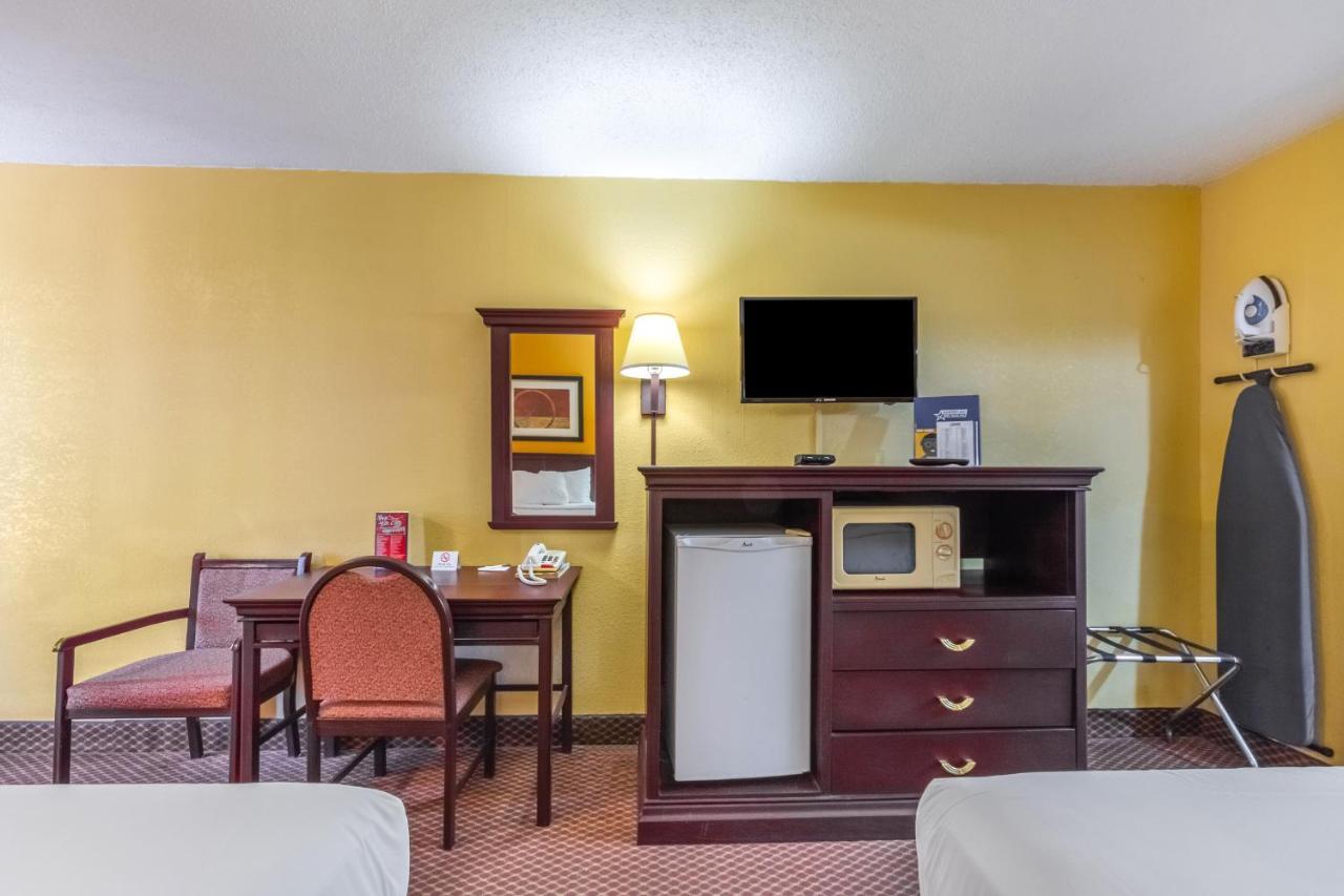Americas Best Value Inn Of Елк-Сіті Екстер'єр фото